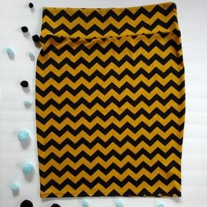 Lularoe Cassie skirt 2XL Chevron